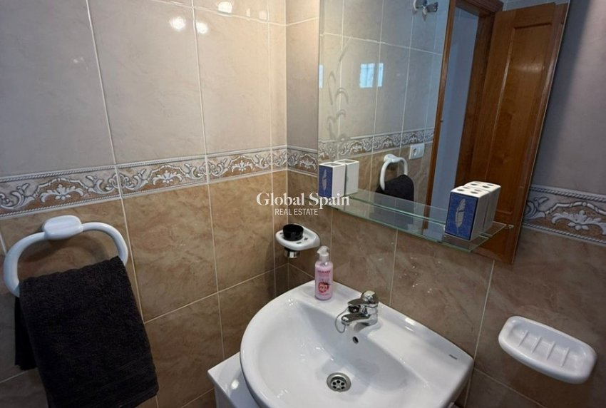 Wederverkoop - VILLA -
ORIHUELA COSTA - Costa Blanca