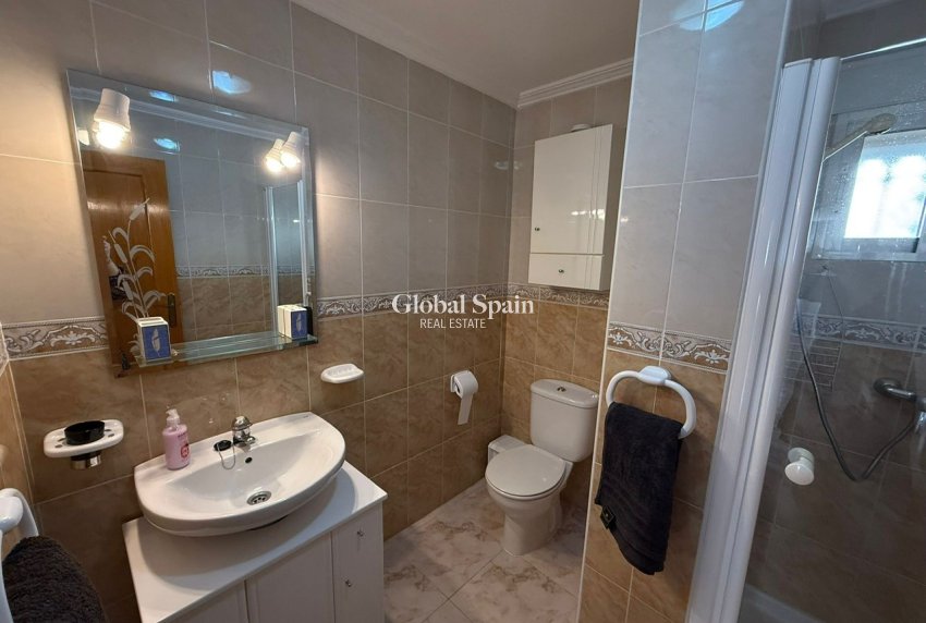 Wederverkoop - VILLA -
ORIHUELA COSTA - Costa Blanca