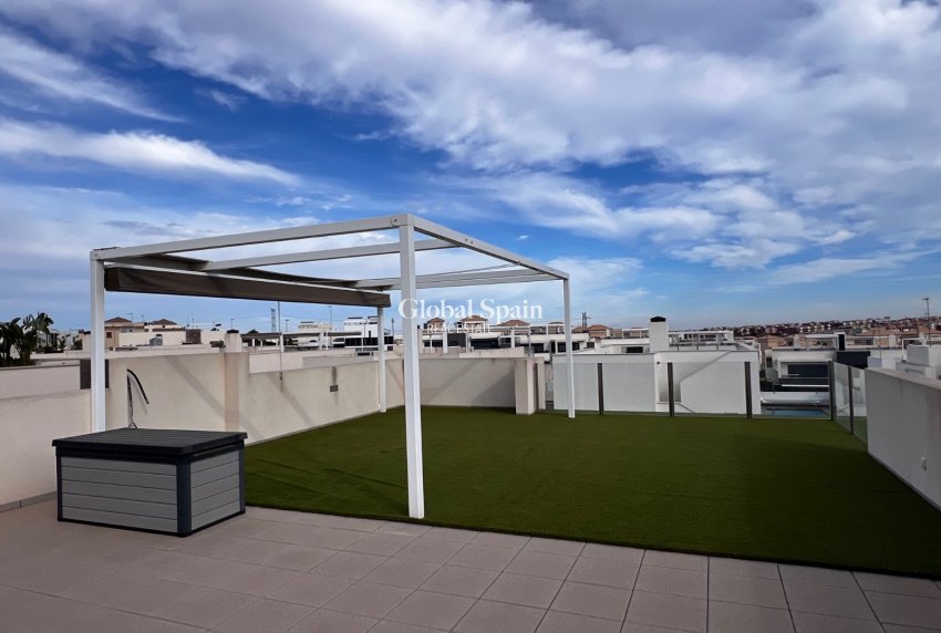 Wederverkoop - VILLA -
ORIHUELA COSTA - Costa Blanca