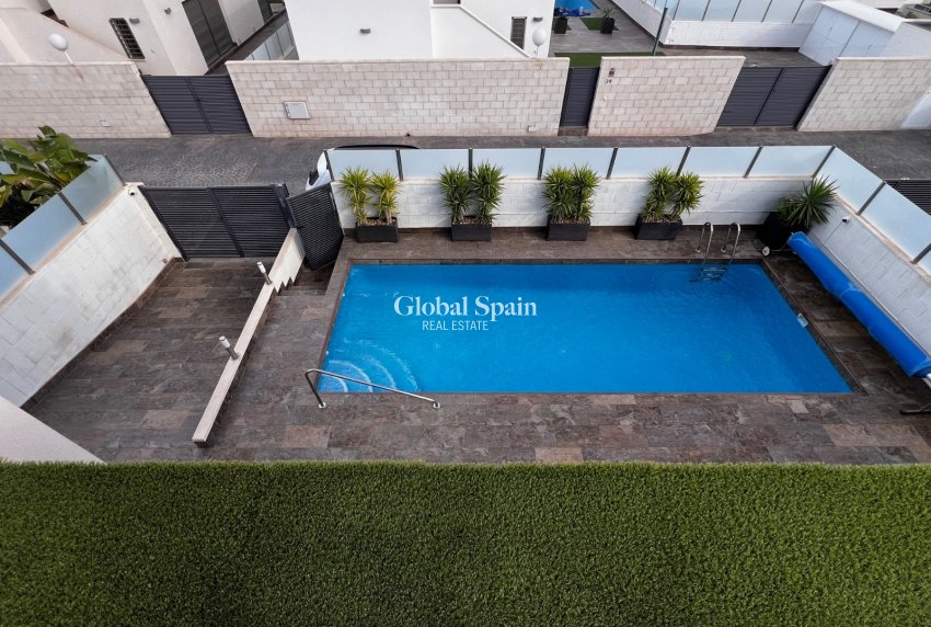 Wederverkoop - VILLA -
ORIHUELA COSTA - Costa Blanca