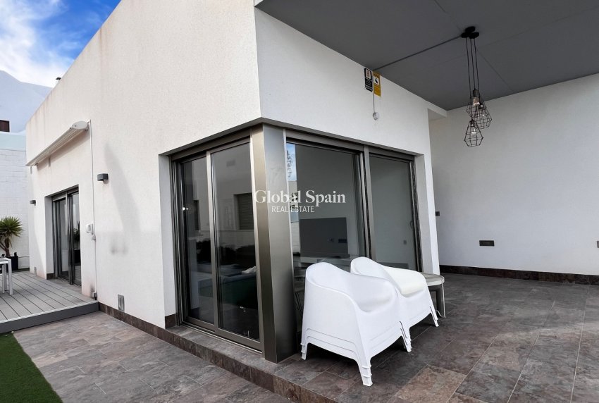 Wederverkoop - VILLA -
ORIHUELA COSTA - Costa Blanca