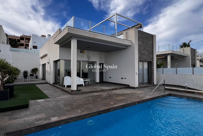 Wederverkoop - VILLA -
ORIHUELA COSTA - Costa Blanca