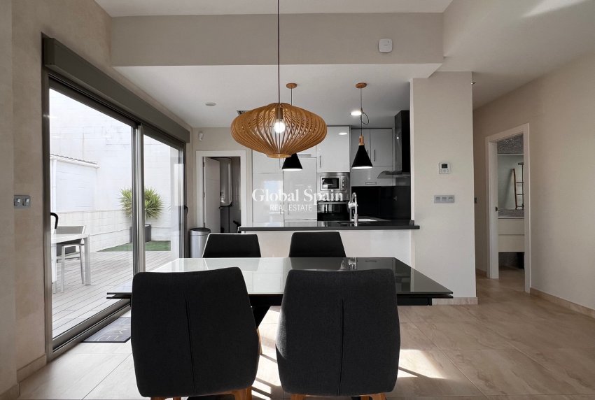 Wederverkoop - VILLA -
ORIHUELA COSTA - Costa Blanca
