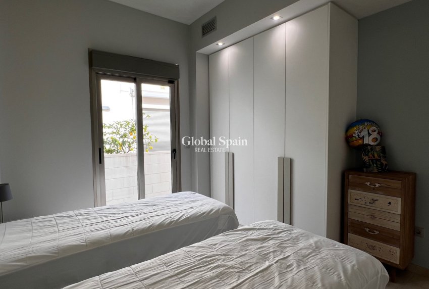 Wederverkoop - VILLA -
ORIHUELA COSTA - Costa Blanca