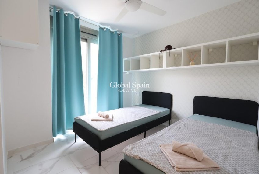 Wederverkoop - VILLA -
ORIHUELA COSTA - Costa Blanca