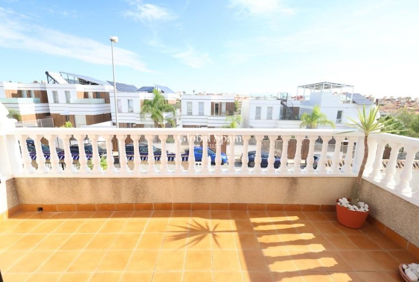 Wederverkoop - VILLA -
ORIHUELA COSTA - Costa Blanca
