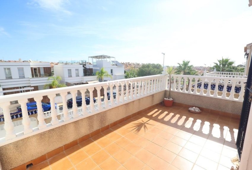 Wederverkoop - VILLA -
ORIHUELA COSTA - Costa Blanca