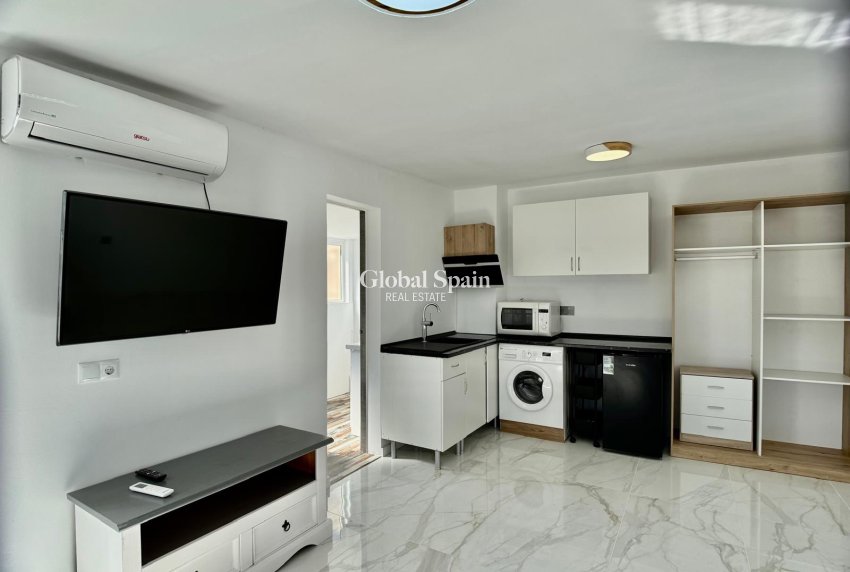 Wederverkoop - VILLA -
ORIHUELA COSTA - Costa Blanca