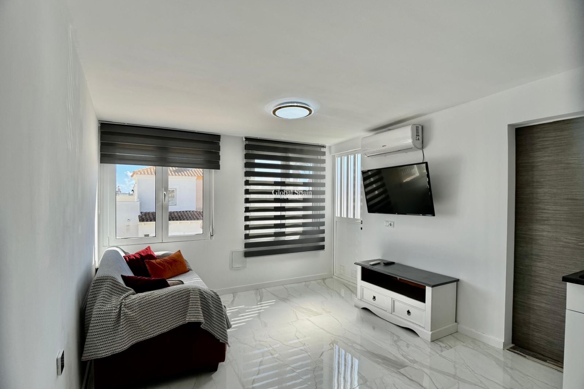 Wederverkoop - VILLA -
ORIHUELA COSTA - Costa Blanca