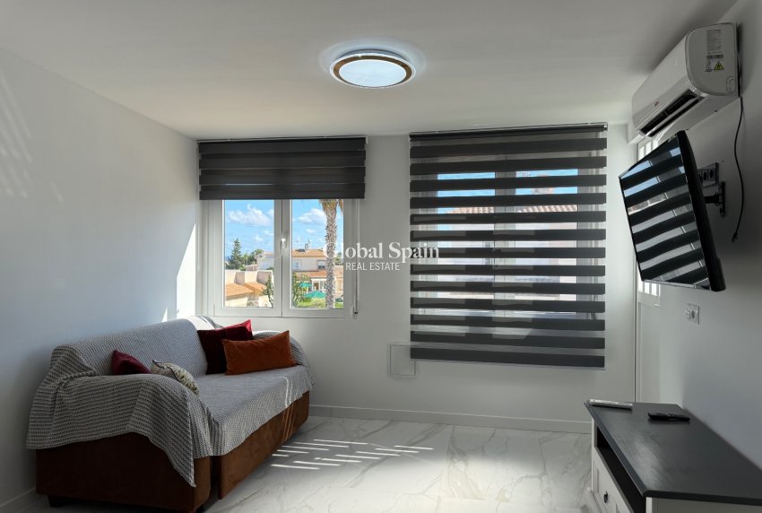 Wederverkoop - VILLA -
ORIHUELA COSTA - Costa Blanca