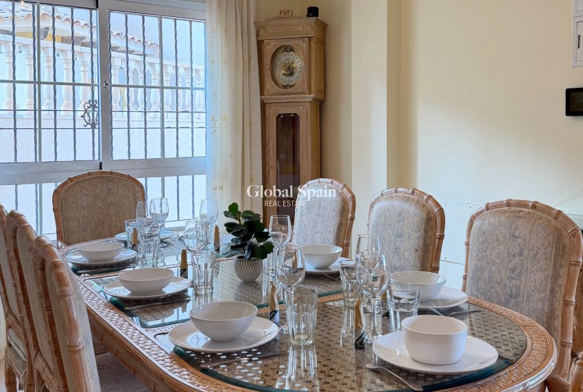 Wederverkoop - VILLA -
ORIHUELA COSTA - Costa Blanca