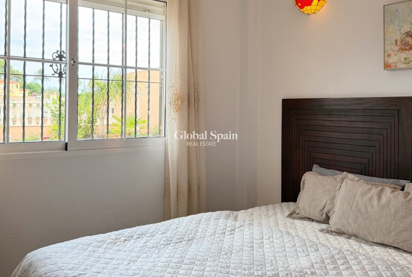 Wederverkoop - VILLA -
ORIHUELA COSTA - Costa Blanca