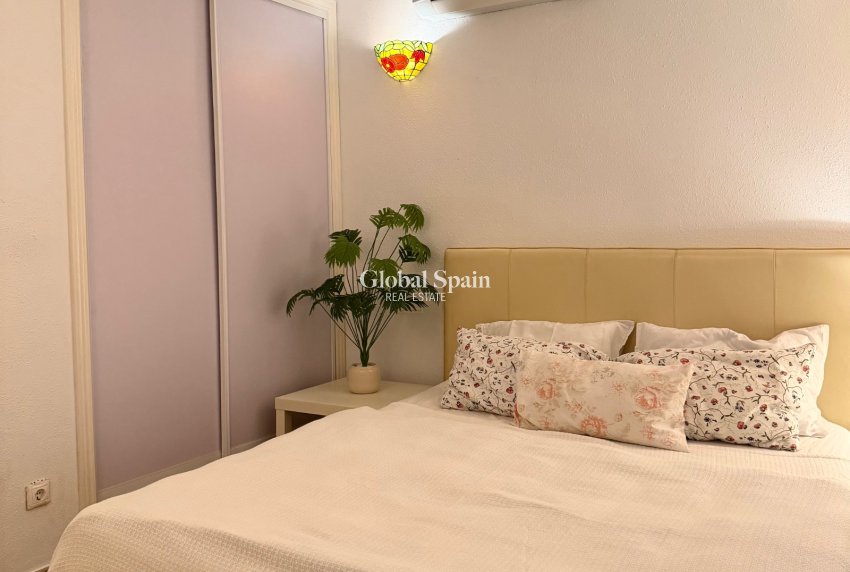 Wederverkoop - VILLA -
ORIHUELA COSTA - Costa Blanca