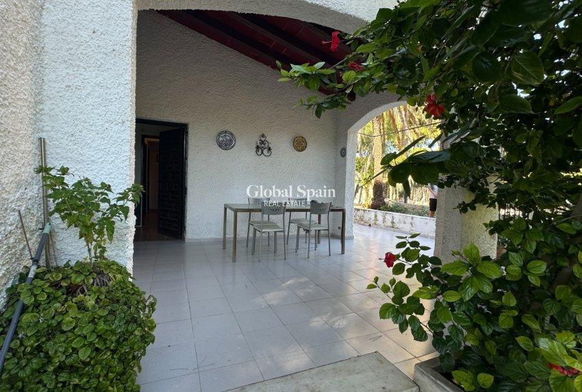 Wederverkoop - VILLA -
ORIHUELA COSTA - Costa Blanca