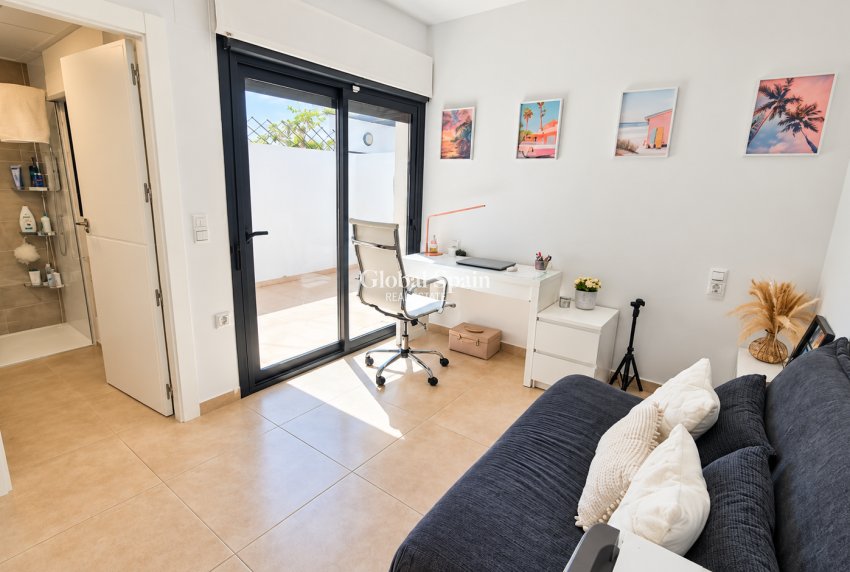 Wederverkoop - VILLA -
ORIHUELA COSTA - Costa Blanca