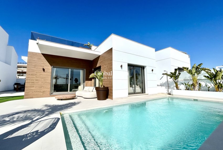 Wederverkoop - VILLA -
ORIHUELA COSTA - Inland