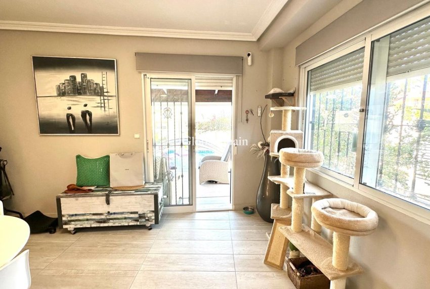 Wederverkoop - VILLA -
ORIHUELA COSTA - La Regia