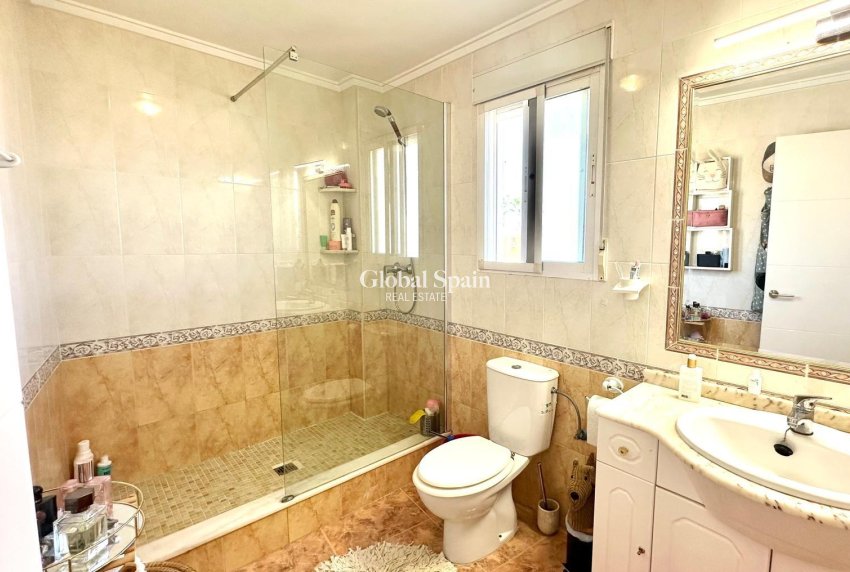 Wederverkoop - VILLA -
ORIHUELA COSTA - La Regia