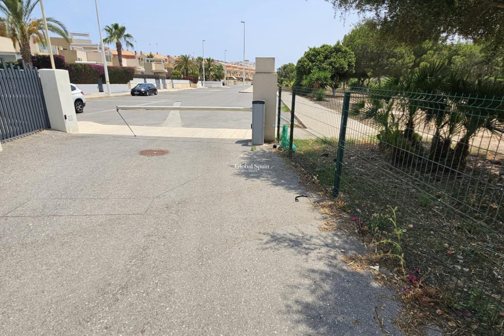 Wederverkoop - VILLA -
ORIHUELA COSTA - La Regia