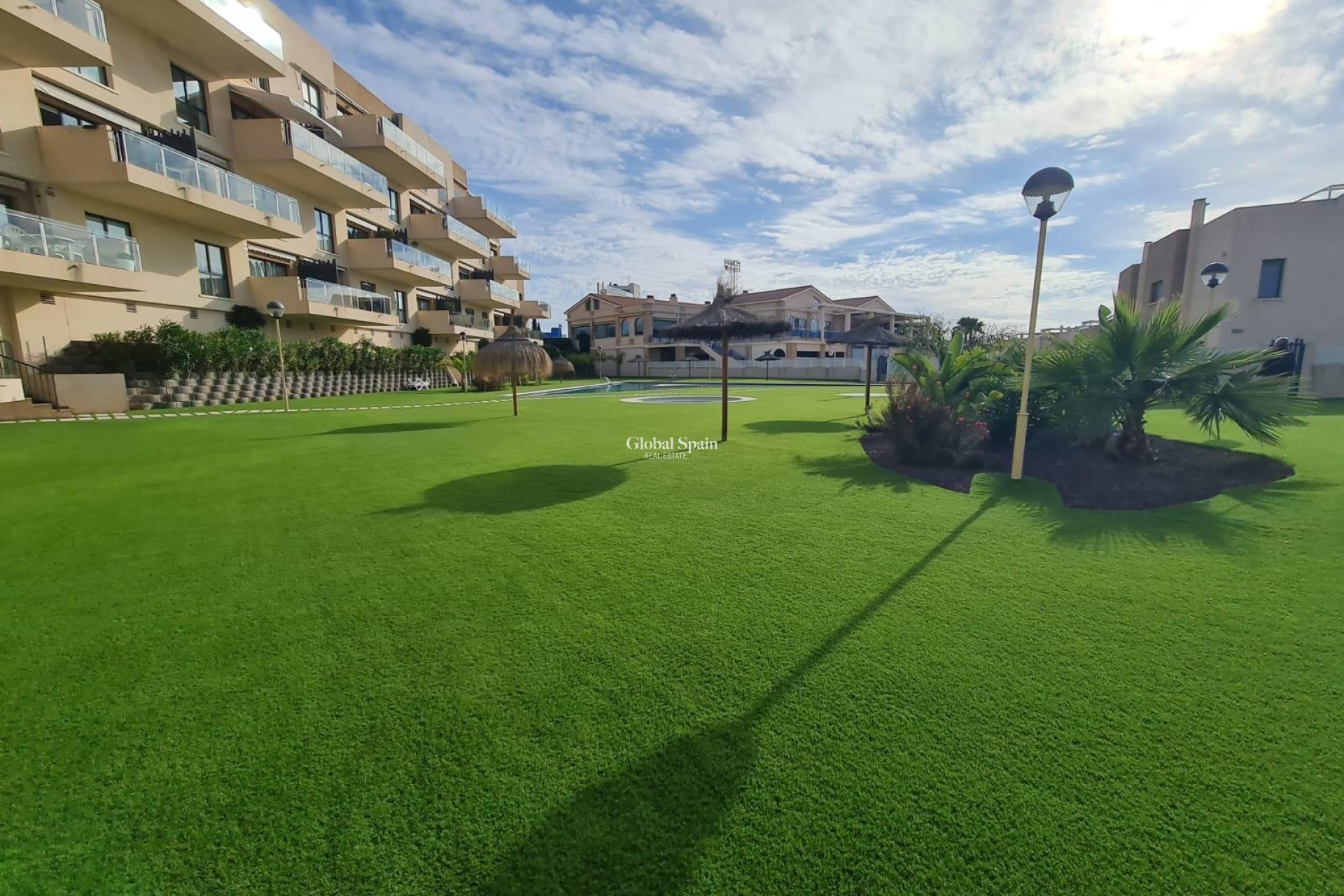 Wederverkoop - VILLA -
ORIHUELA COSTA - La Regia