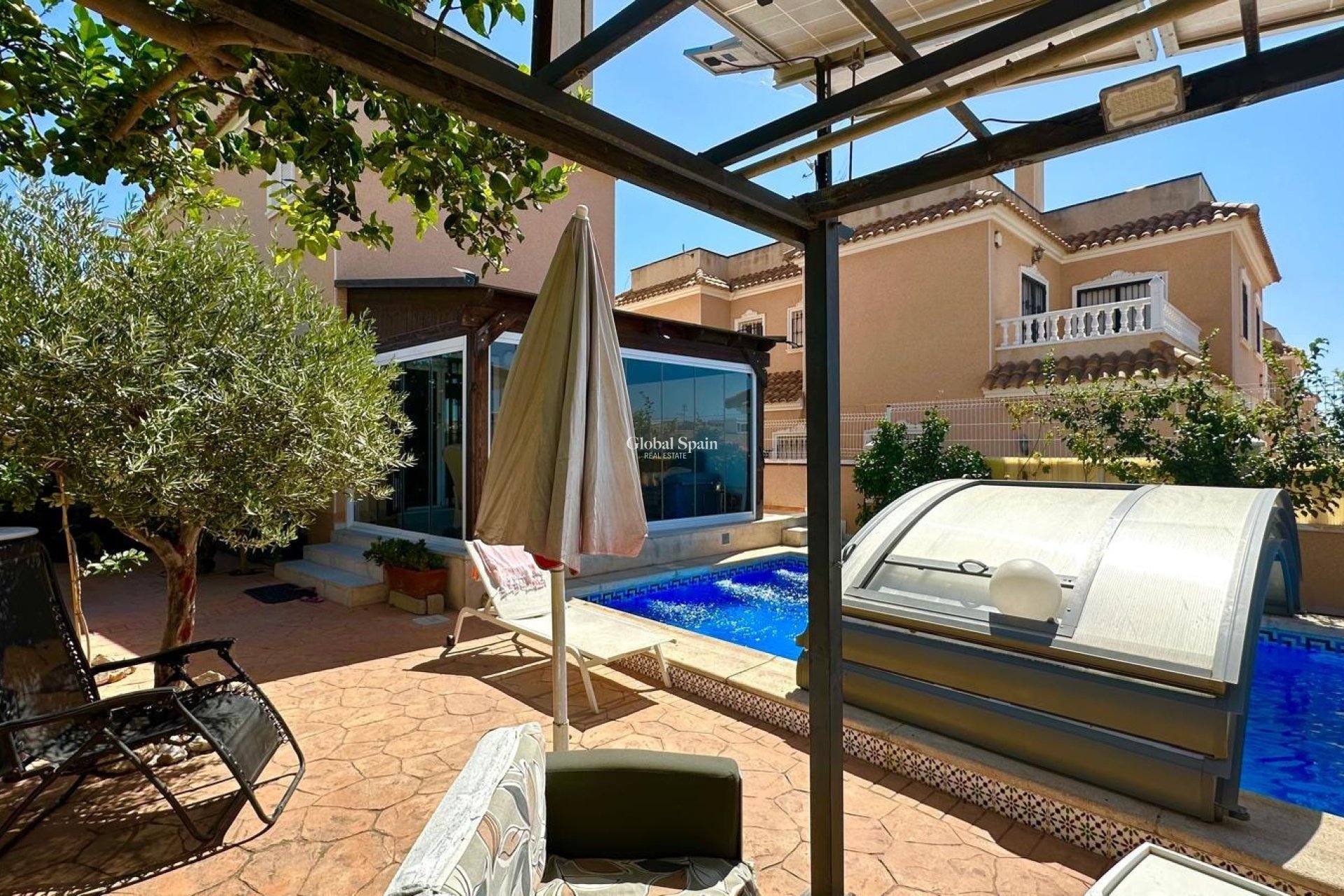 Wederverkoop - VILLA -
ORIHUELA COSTA - La Regia