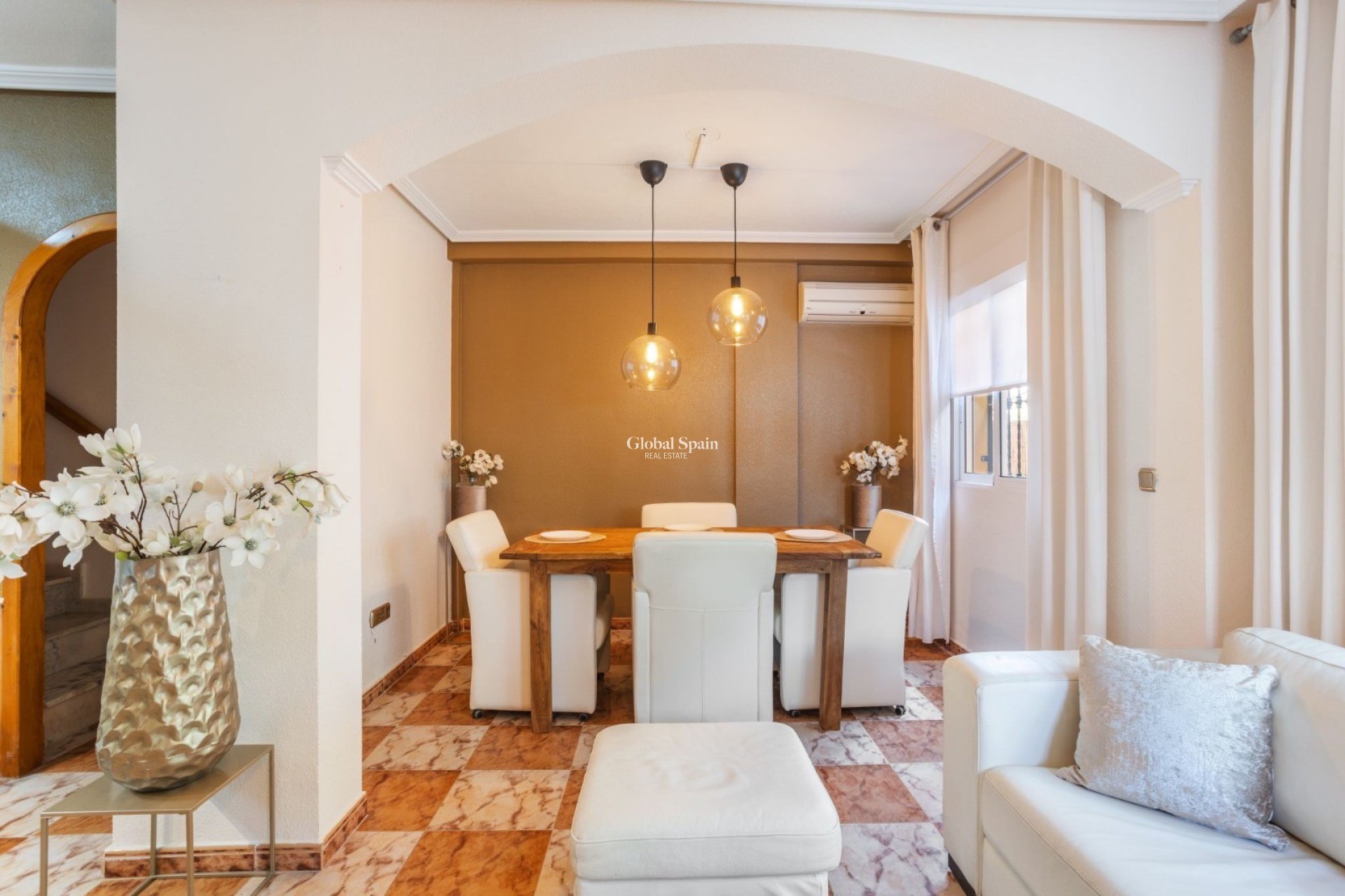 Wederverkoop - VILLA -
ORIHUELA COSTA - La Regia