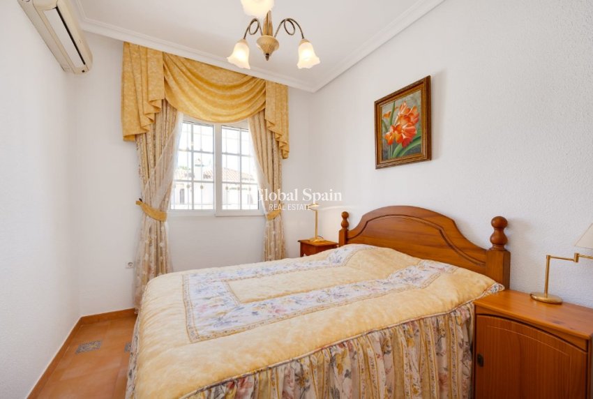 Wederverkoop - Villa -
ORIHUELA COSTA - La Zenia