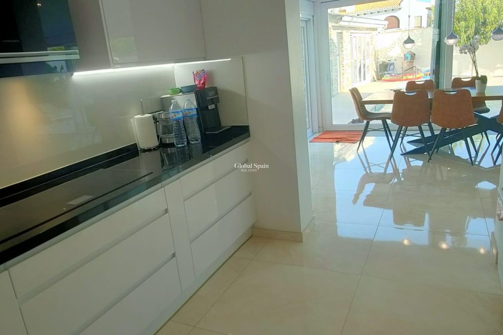 Wederverkoop - VILLA -
ORIHUELA COSTA - La Zenia