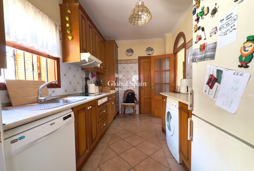 Wederverkoop - VILLA -
ORIHUELA COSTA - La Zenia