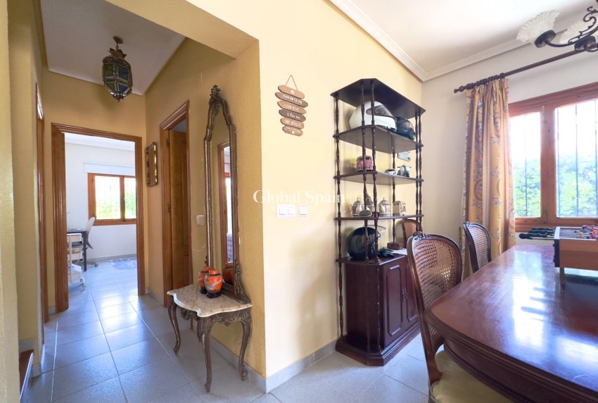 Wederverkoop - VILLA -
ORIHUELA COSTA - La Zenia
