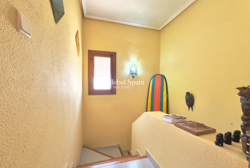 Wederverkoop - VILLA -
ORIHUELA COSTA - La Zenia