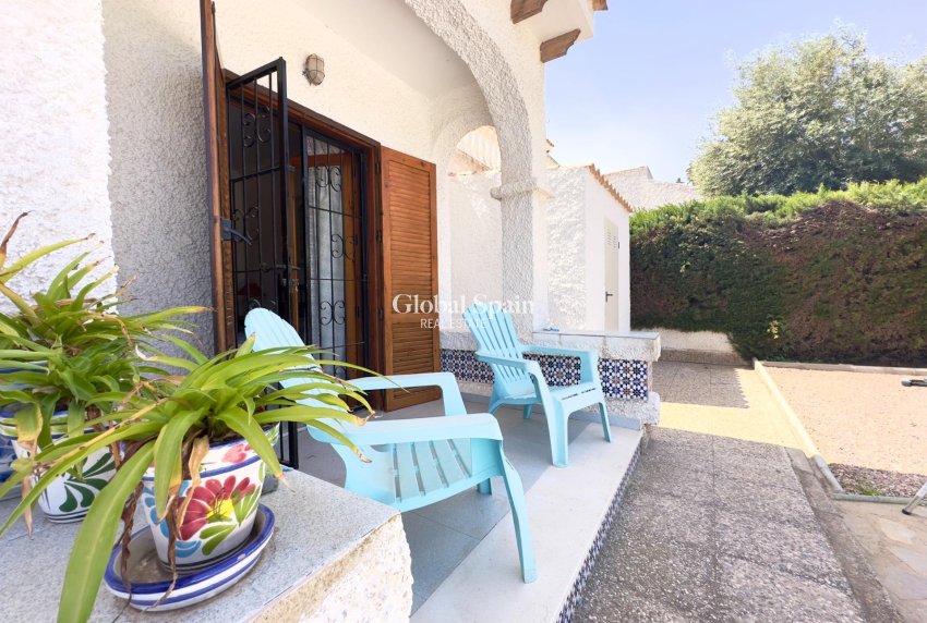Wederverkoop - VILLA -
ORIHUELA COSTA - La Zenia