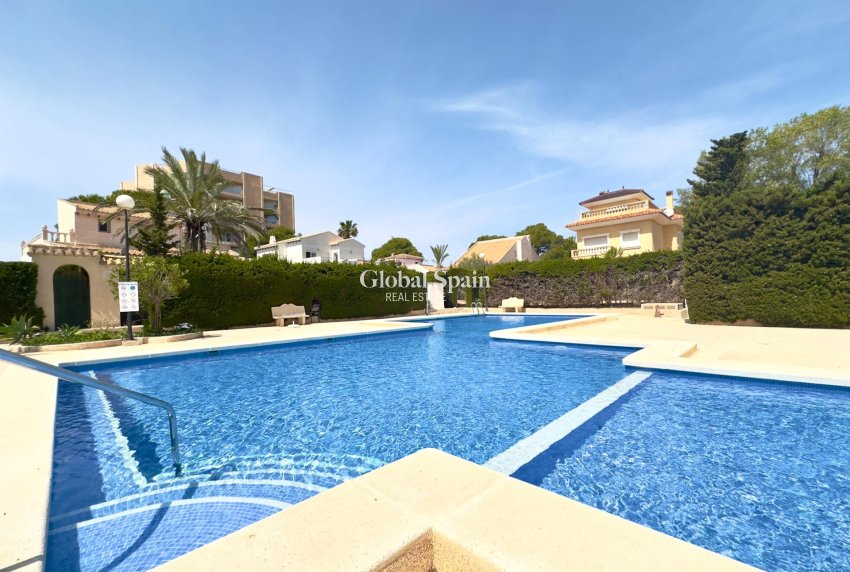 Wederverkoop - VILLA -
ORIHUELA COSTA - La Zenia