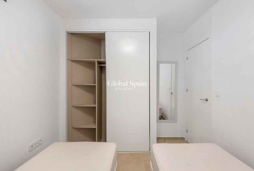 Wederverkoop - Villa -
ORIHUELA COSTA - La Zenia