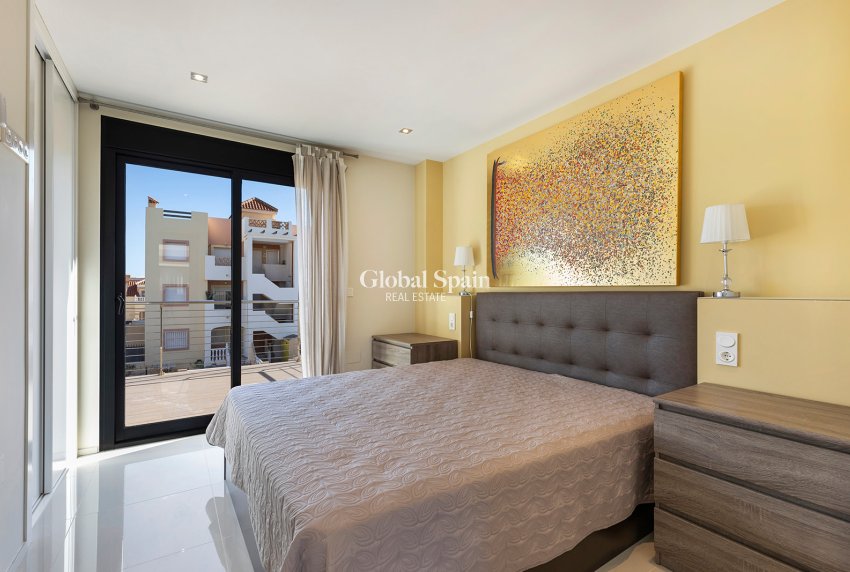 Wederverkoop - Villa -
ORIHUELA COSTA - La Zenia