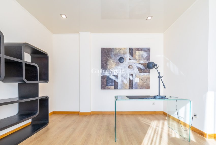 Wederverkoop - Villa -
ORIHUELA COSTA - La Zenia