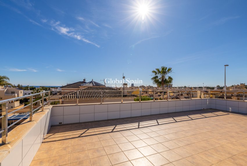 Wederverkoop - Villa -
ORIHUELA COSTA - La Zenia