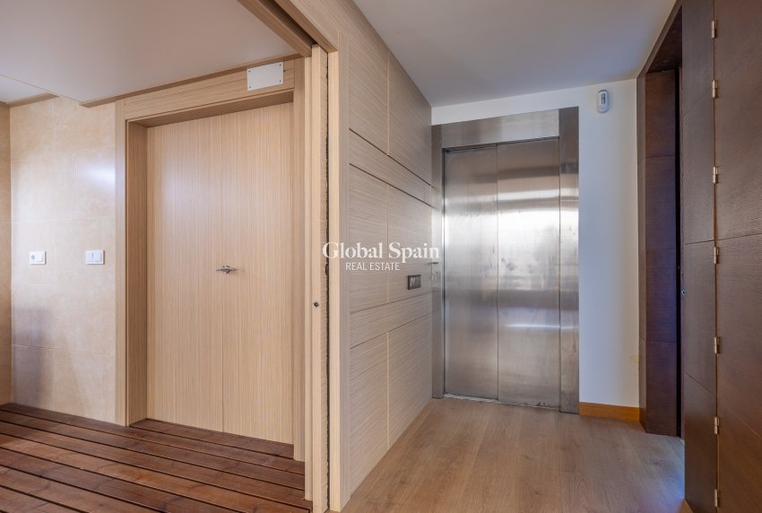 Wederverkoop - Villa -
ORIHUELA COSTA - La Zenia