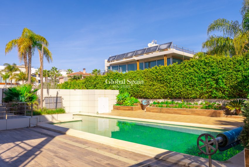 Wederverkoop - Villa -
ORIHUELA COSTA - La Zenia