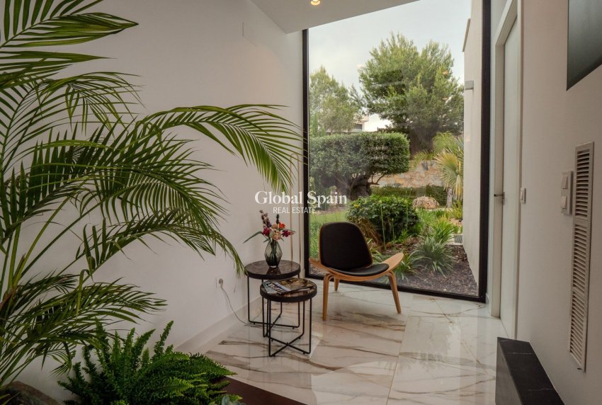 Wederverkoop - Villa -
ORIHUELA COSTA - Las Colinas Golf