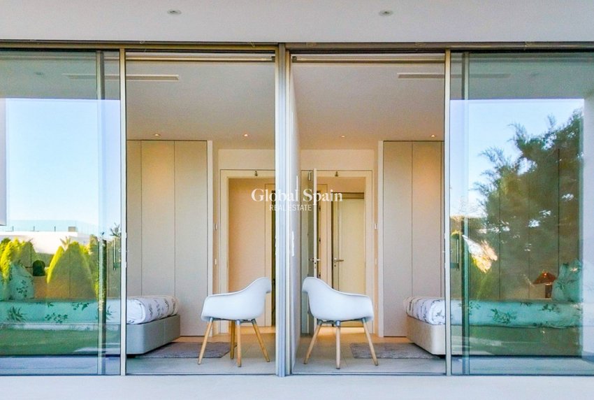 Wederverkoop - VILLA -
ORIHUELA COSTA - Las Colinas Golf