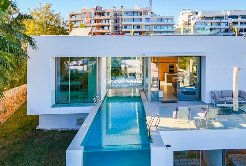 Wederverkoop - Villa -
ORIHUELA COSTA - Las Colinas Golf