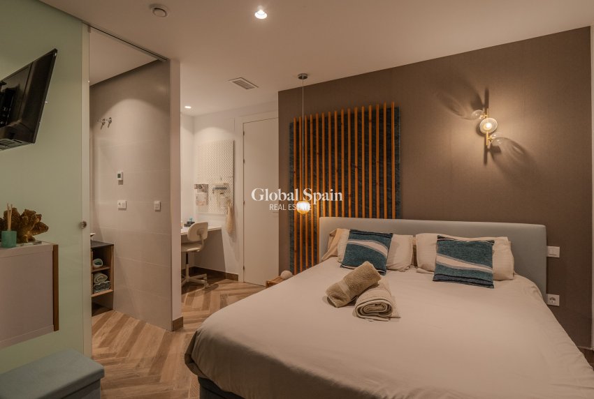 Wederverkoop - Villa -
ORIHUELA COSTA - Las Colinas Golf