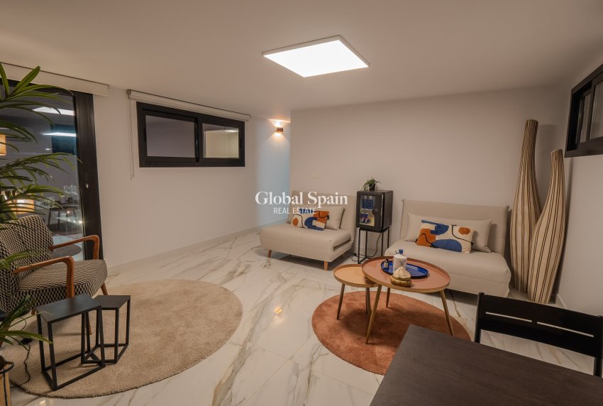 Wederverkoop - Villa -
ORIHUELA COSTA - Las Colinas Golf