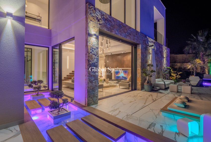 Wederverkoop - Villa -
ORIHUELA COSTA - Las Colinas Golf