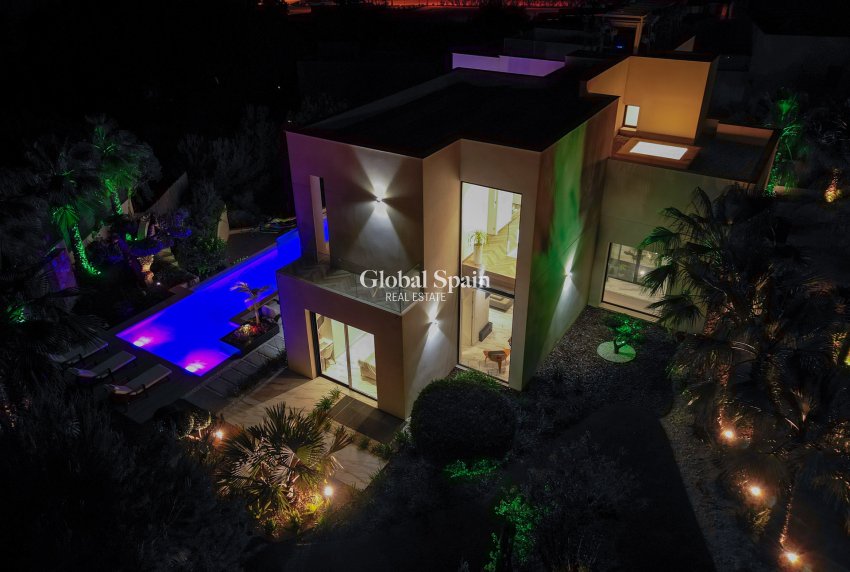 Wederverkoop - Villa -
ORIHUELA COSTA - Las Colinas Golf