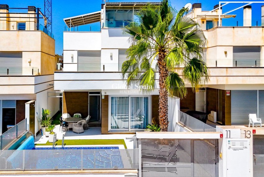 Wederverkoop - Villa -
ORIHUELA COSTA - Lomas de Cabo Roig