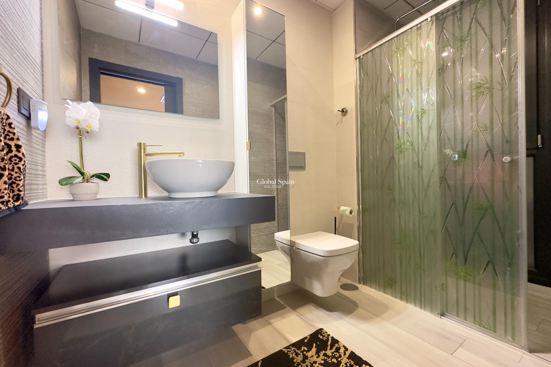 Wederverkoop - VILLA -
ORIHUELA COSTA - Lomas de Cabo Roig