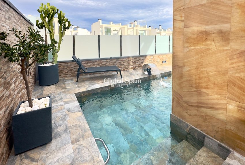 Wederverkoop - VILLA -
ORIHUELA COSTA - Lomas de Cabo Roig