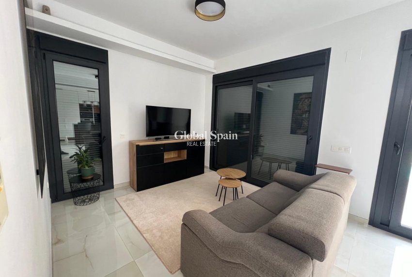 Wederverkoop - VILLA -
ORIHUELA COSTA - Lomas de Cabo Roig